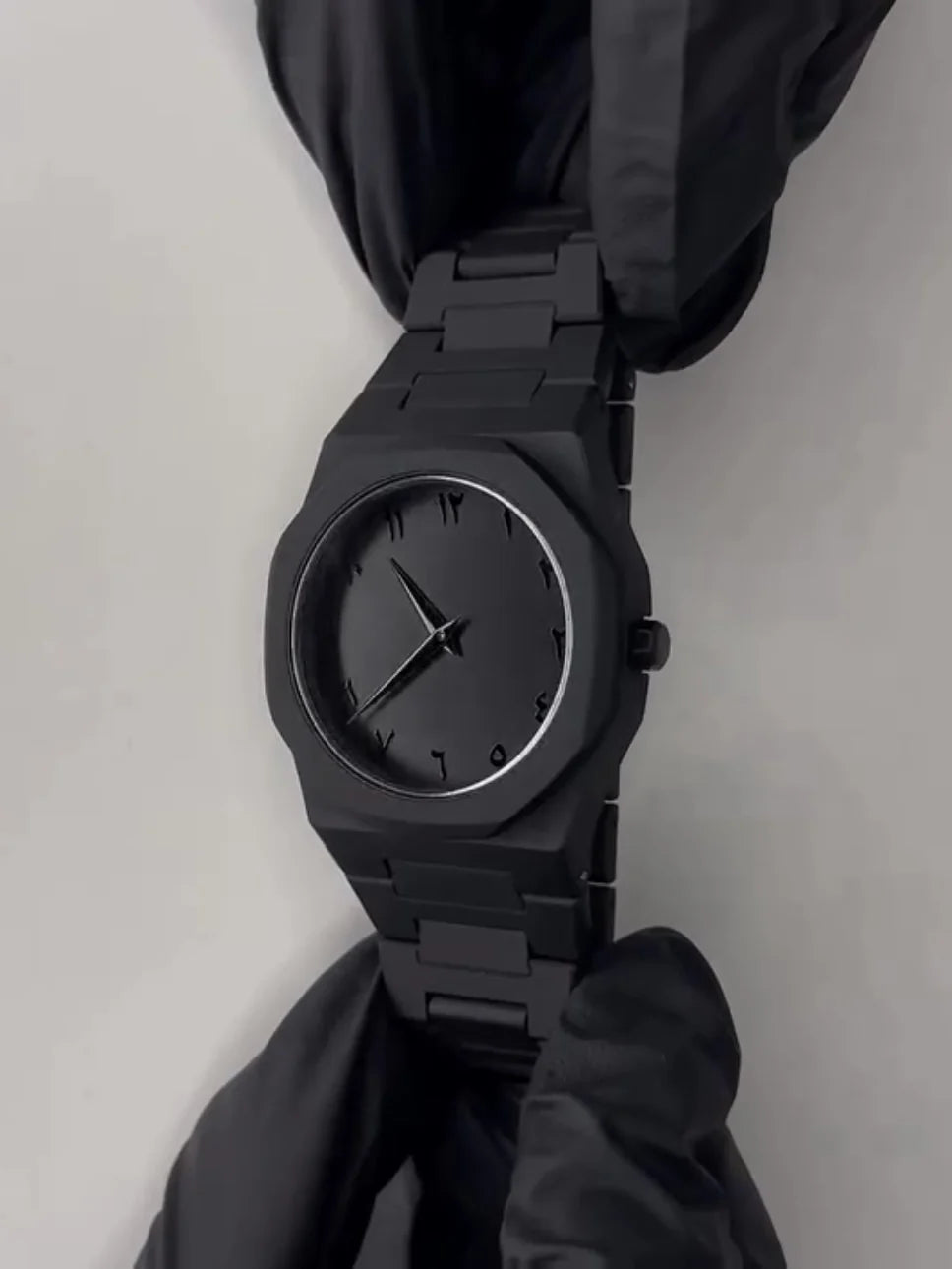 Arabic Aura Watch – The Ultimate Black Aesthetic Timepiece