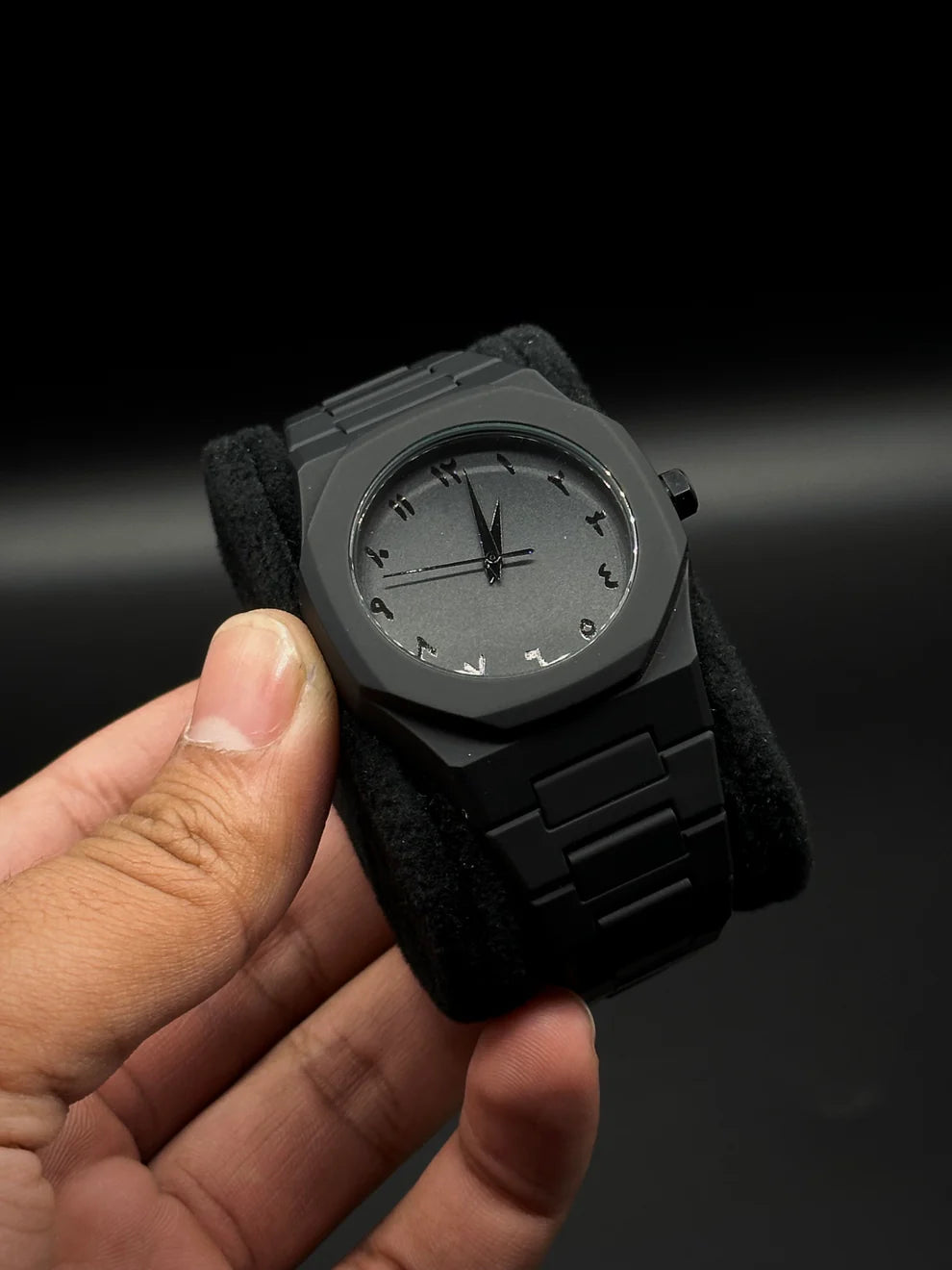 Arabic Aura Watch – The Ultimate Black Aesthetic Timepiece